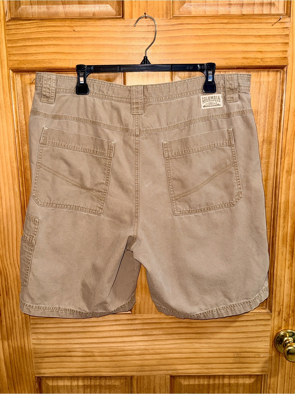 Columbia Men's Tan Flat-Front Outdoor Shorts with tech pockets - 36x9- GC - Picture 7 of 13